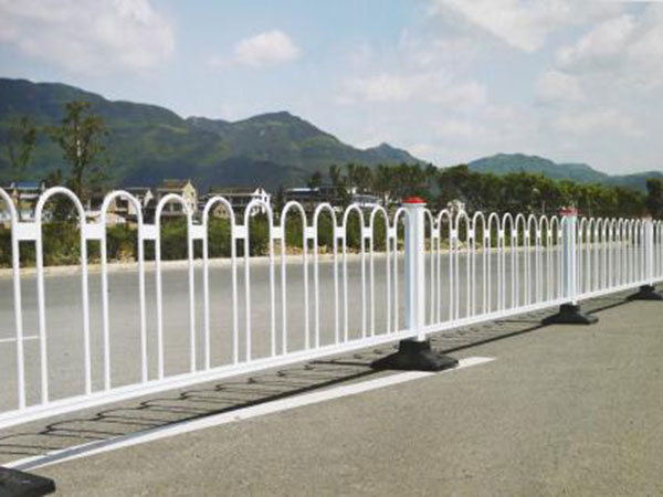 京式焊接道路护栏图片4