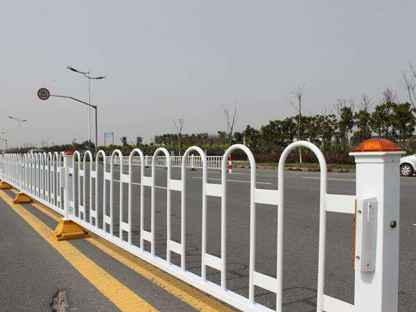 京式焊接道路护栏图片6