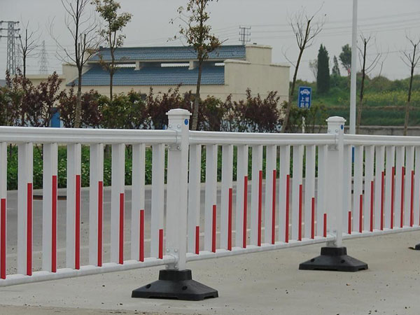 道路隔离护栏图片3